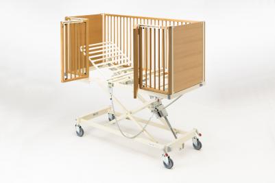 cover|SCANBETANG CV09-70x160.jpg|The Invacare ScanBeta NG Paediatric Bed