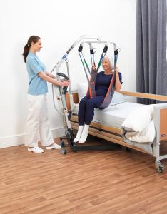 feature|BIRDIE-EVO-COMPACT-BE03.jpg|The Invacare Birdie Evo patient lifter