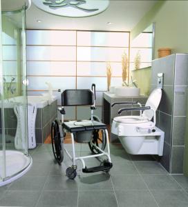 Cascade H253 Shower chair 1